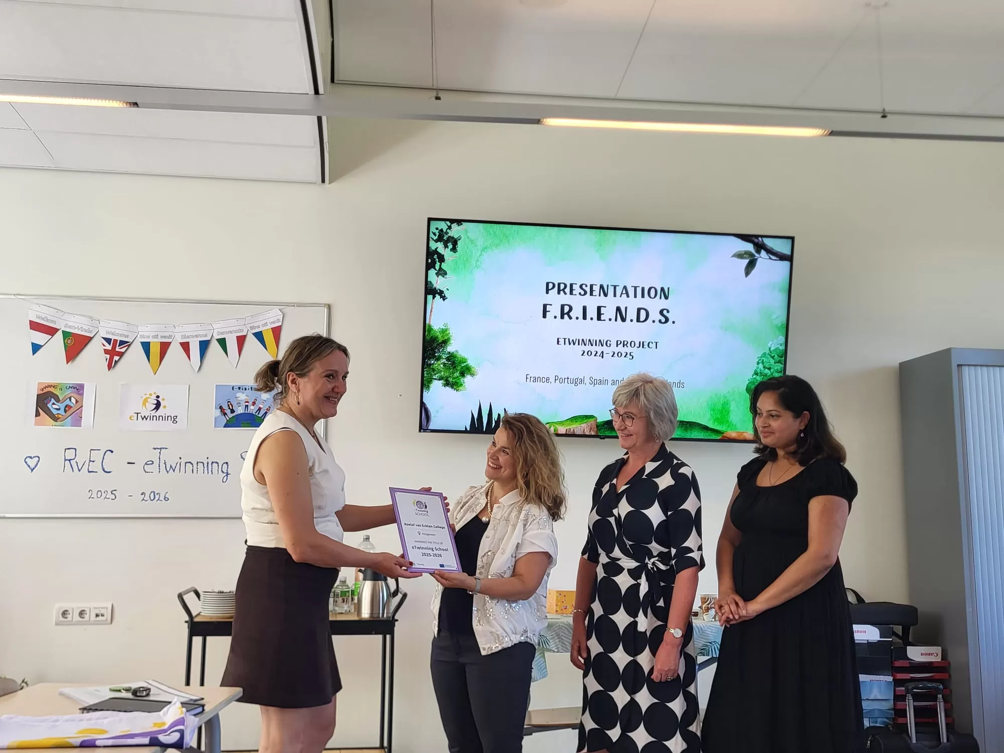 Uitreiking School Label aan Camelia 