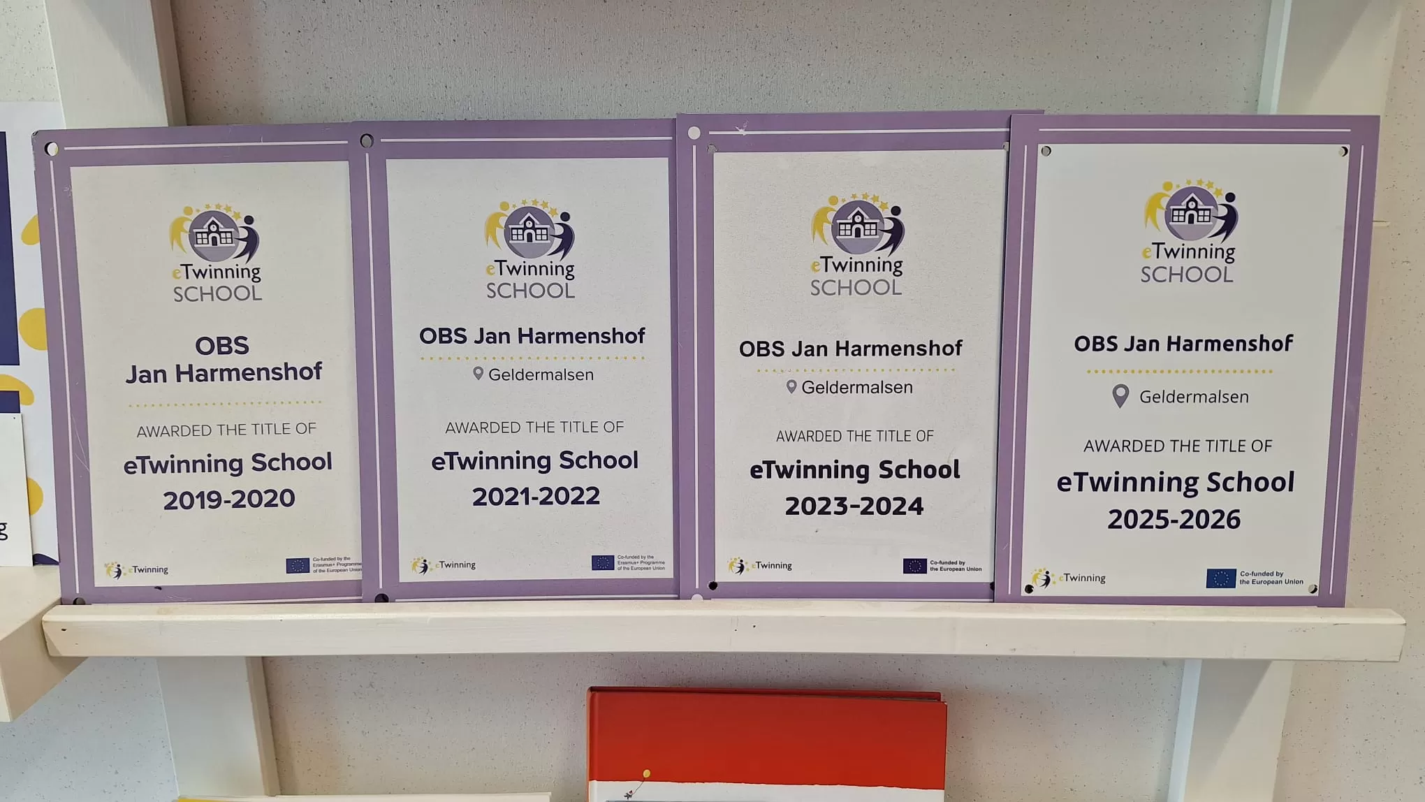 meerdere School Labels voor Jan Harmenshof